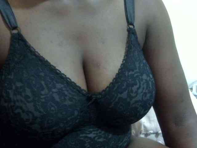 pretty-lioness webcam