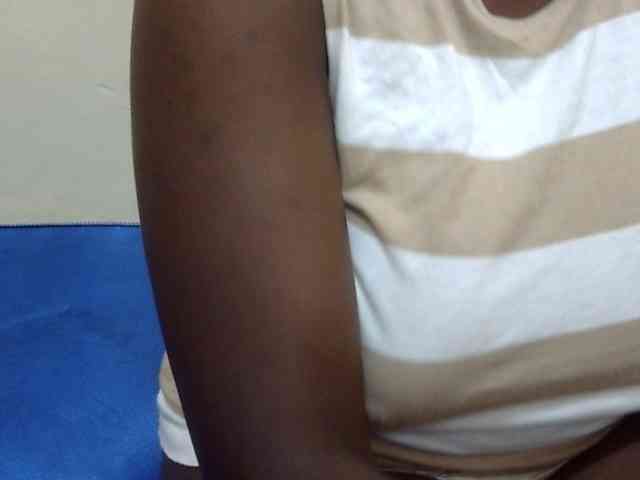 pretty-lioness webcam