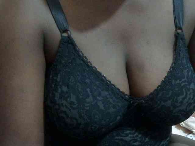 pretty-lioness webcam