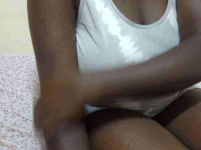 pretty-lioness webcam