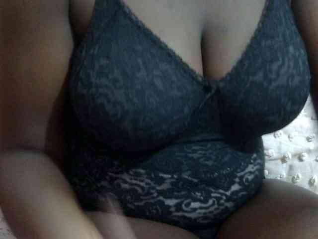 pretty-lioness webcam