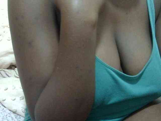 pretty-lioness webcam