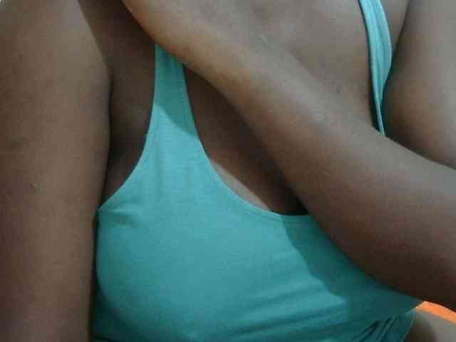 pretty-lioness webcam