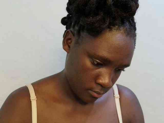 pretty-lioness webcam