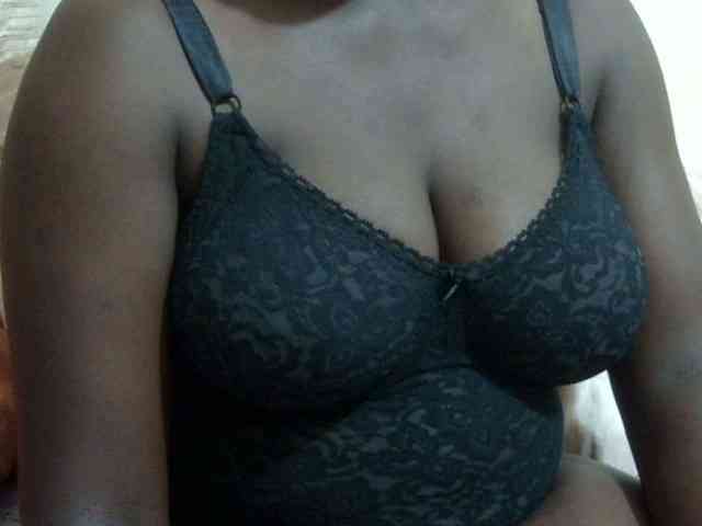 pretty-lioness webcam