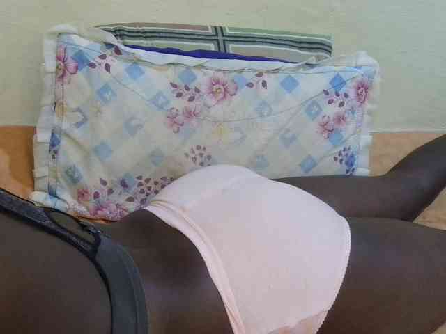 pretty-lioness webcam