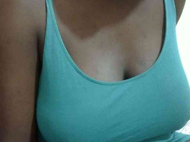 pretty-lioness webcam