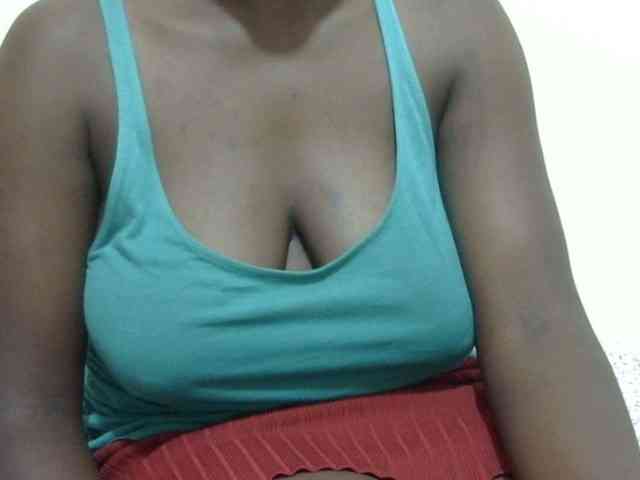 pretty-lioness webcam