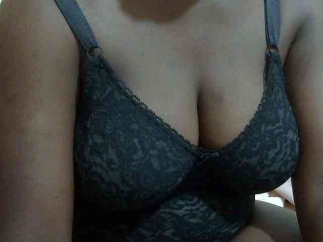 pretty-lioness webcam