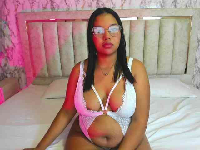 MonicaTorres webcam
