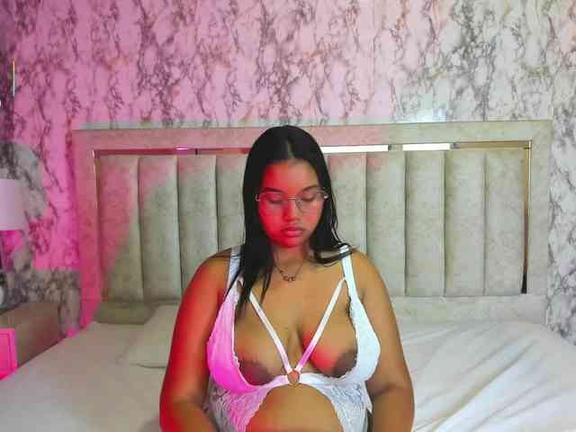 MonicaTorres webcam