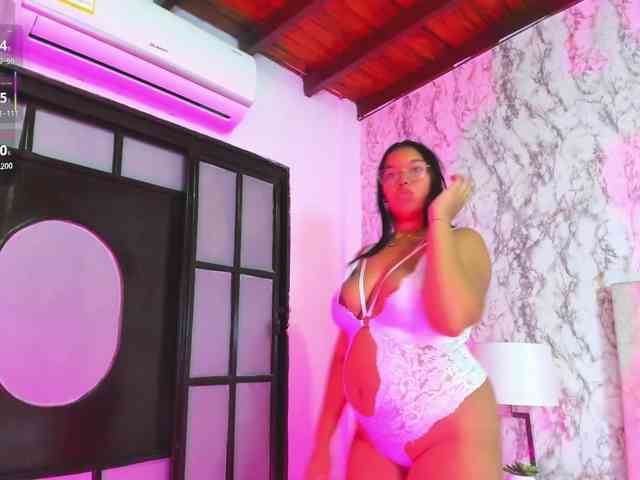 MonicaTorres webcam