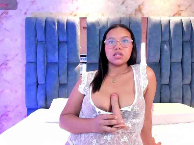 MonicaTorres webcam