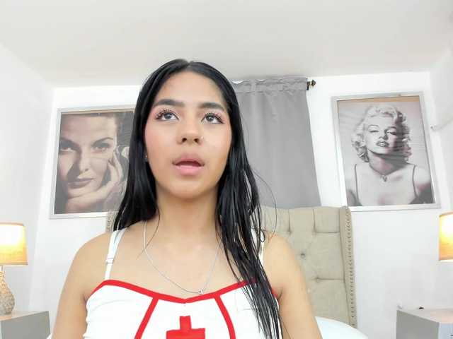 Kyraaa webcam