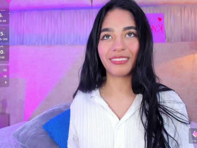 Kyraaa Live Cam on BongaCams