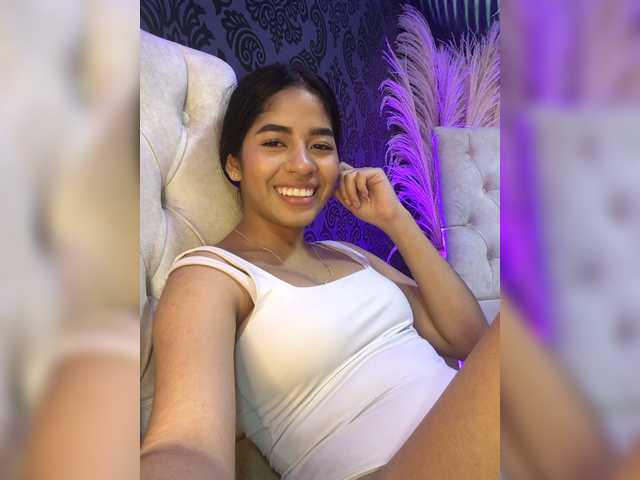 Kyraaa's BongaCams show and profile