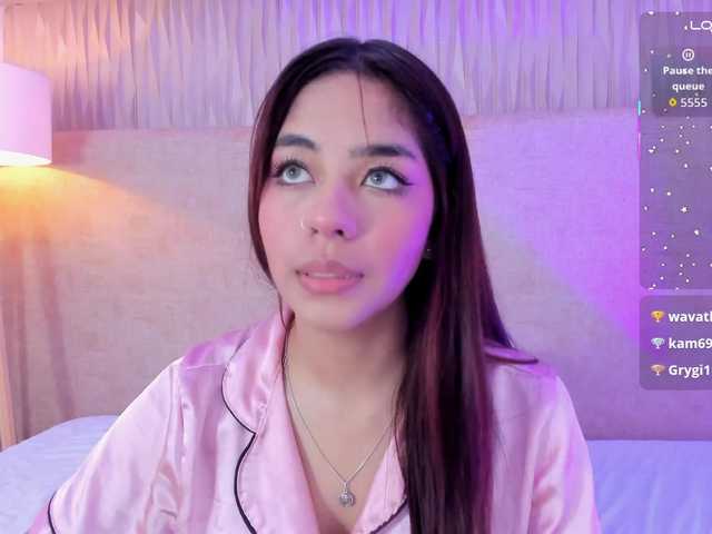 Kyraaa webcam