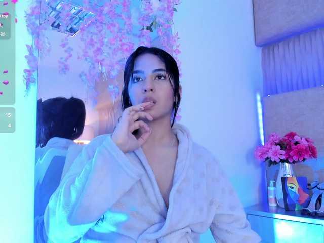 Kyraaa's BongaCams show and profile