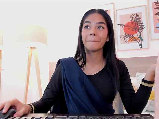 Kyraaa webcam