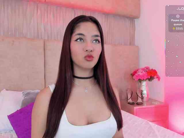 Kyraaa webcam