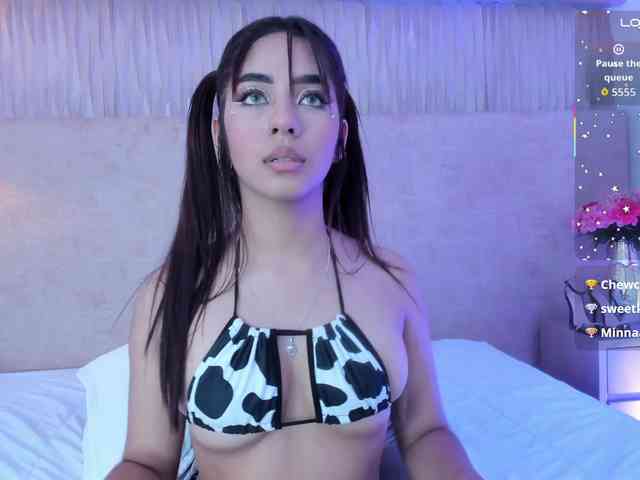 Kyraaa webcam