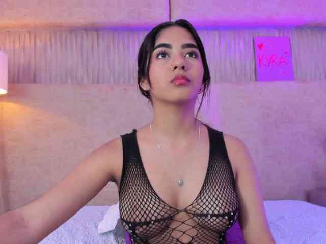 Kyraaa webcam