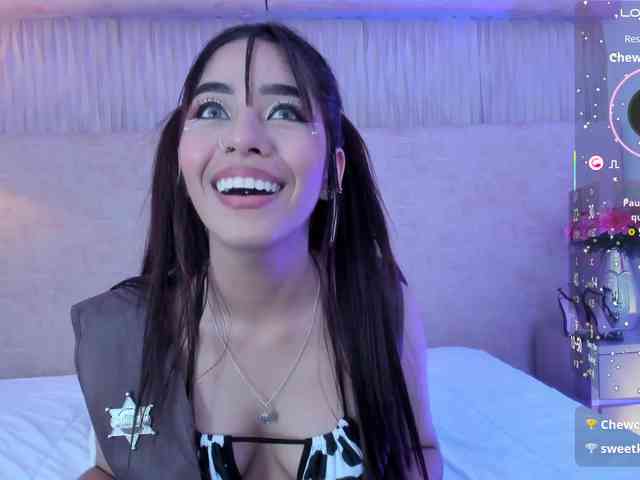 Kyraaa webcam