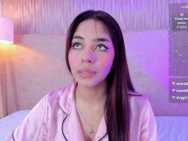 Kyraaa webcam