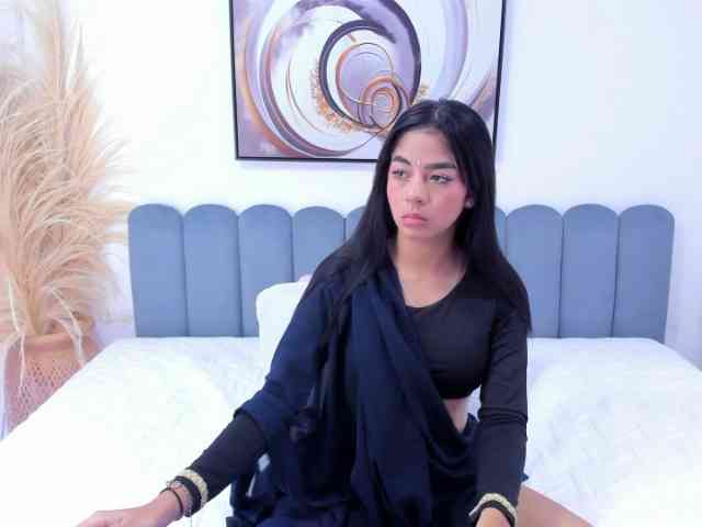 Kyraaa webcam