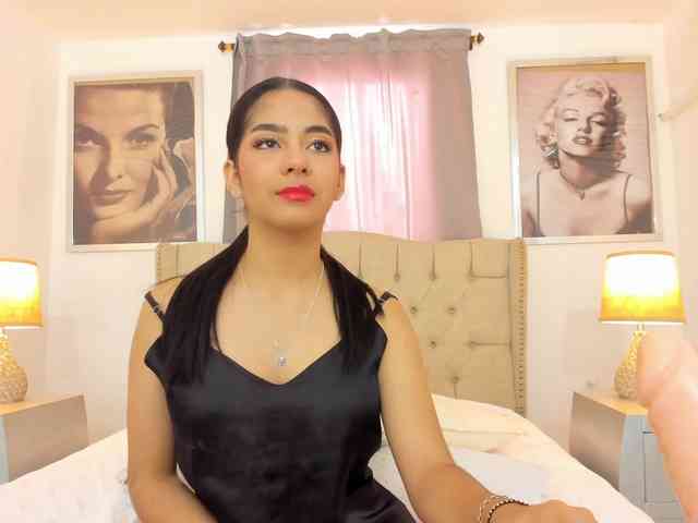 Kyraaa Live Webcam on BongaCams