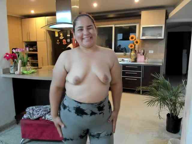 ladys-sexyin-thepub webcam