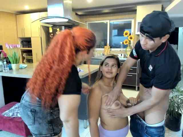 live free porn Ladys-sexyin-thepub