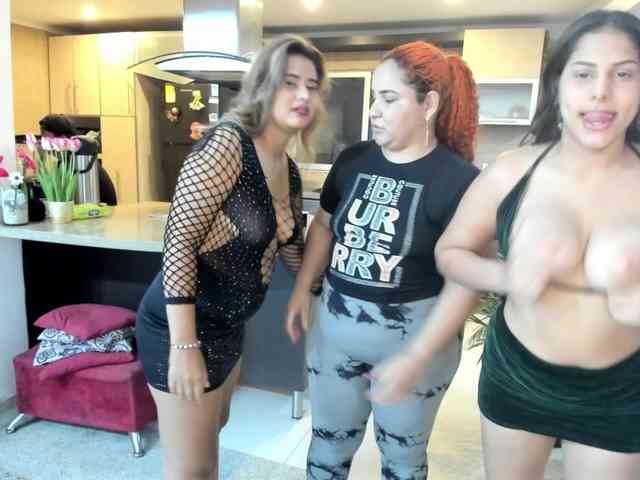 ladys-sexyin-thepub webcam