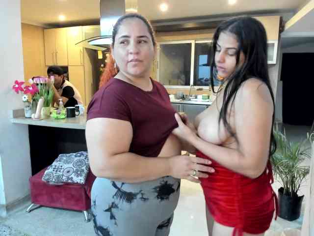 ladys-sexyin-thepub webcam