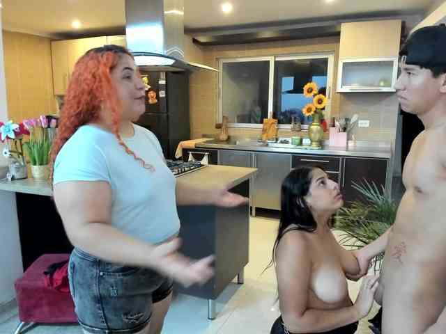 ladys-sexyin-thepub webcam