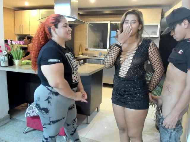 ladys-sexyin-thepub webcam