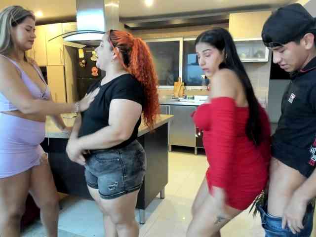ladys-sexyin-thepub webcam