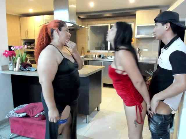 ladys-sexyin-thepub webcam
