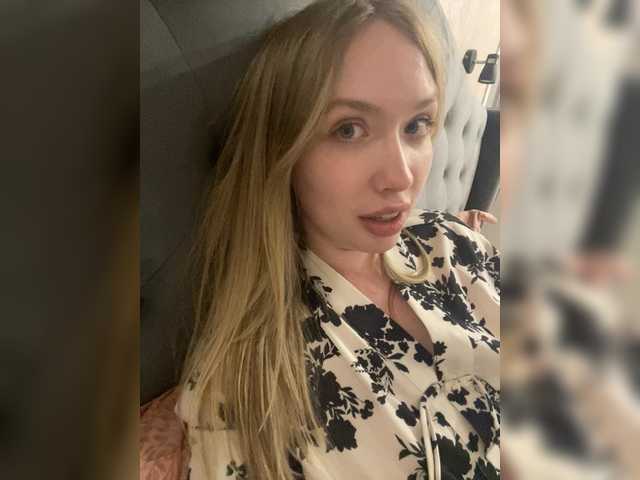 NicoleRicci's BongaCams show and profile