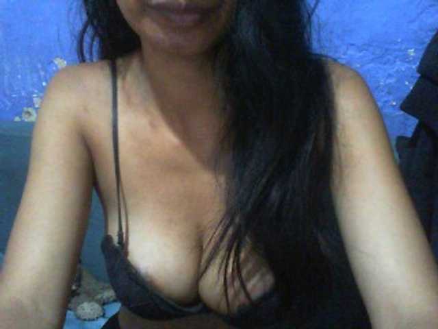 Minou20 webcam bongacams model stream image