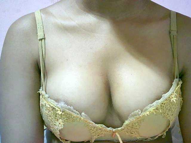 Minou20 webcam bongacams model stream image