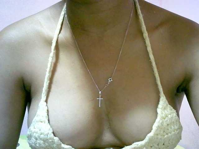 Minou20 webcam bongacams model stream image