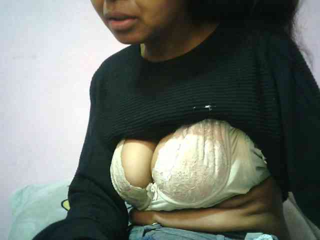 nude striptease Minou20