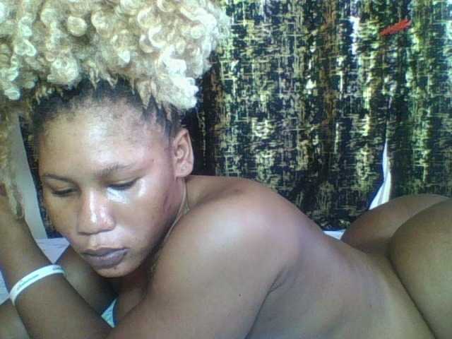 Princesssweetass's BongaCams show and profile