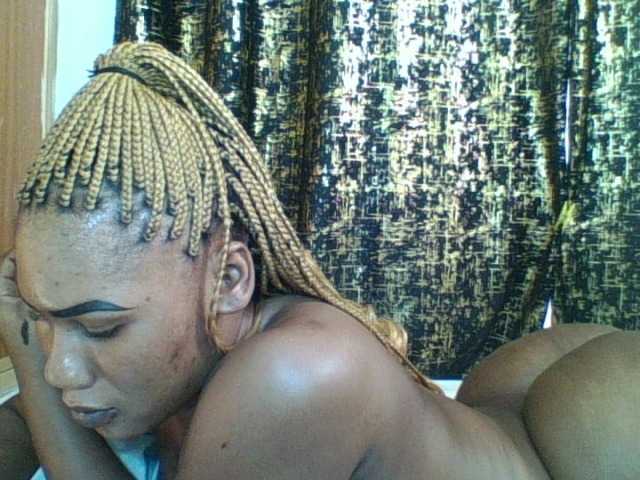 Princesssweetass's BongaCams show and profile