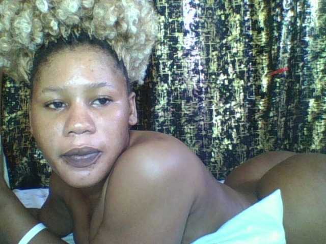 Princesssweetass webcam bongacams model stream image