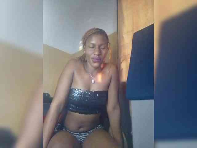 Sweetloveh webcam