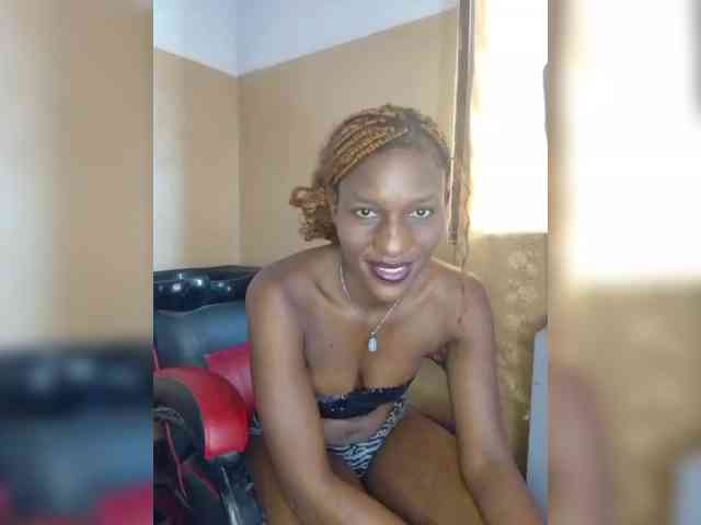 Sweetloveh webcam