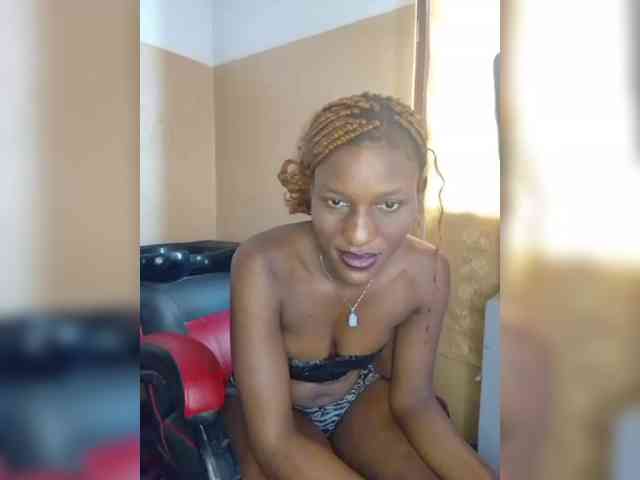 Sweetloveh webcam