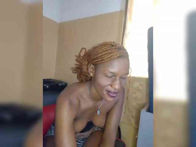 Sweetloveh webcam
